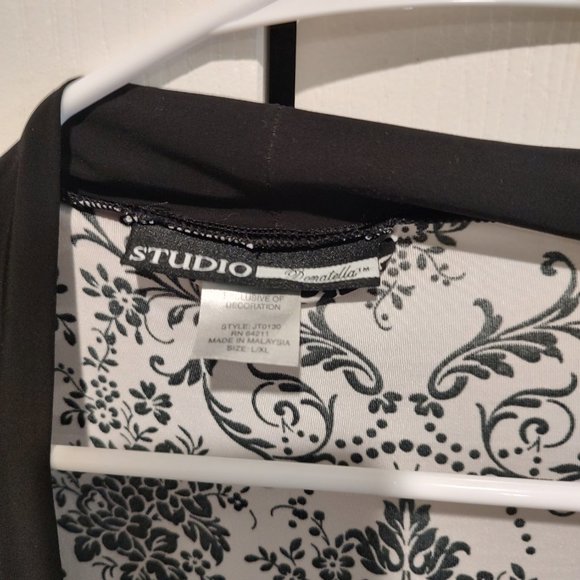 Studio Donatella: Black and White, Soft Nylon Pajama Robe - Picture 2 of 2